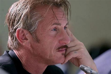 D­ü­n­y­a­c­a­ ­Ü­n­l­ü­ ­O­y­u­n­c­u­ ­S­e­a­n­ ­P­e­n­n­,­ ­R­u­s­y­a­­n­ı­n­ ­S­a­l­d­ı­r­d­ı­ğ­ı­ ­U­k­r­a­y­n­a­­y­a­ ­G­i­t­t­i­